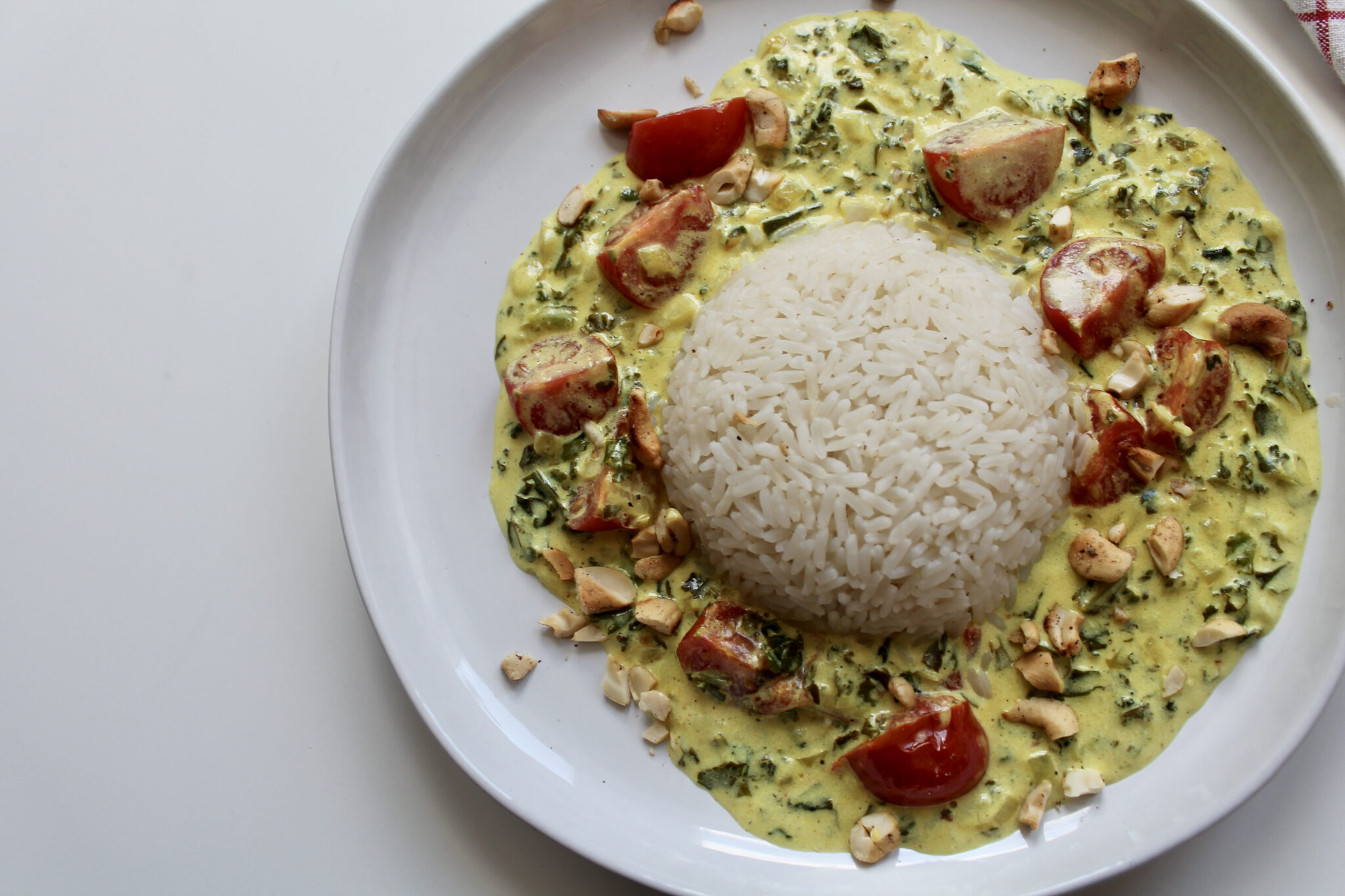 Grünkohl-Cashewnuss-Pfanne mit Reis - Essen Wissen Stiftung Eildermann